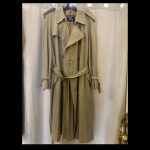 VINTAGE BURBERRY TRENCH COAT
